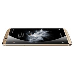 Мобильный телефон ZTE Axon 7