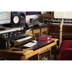 ЦАП Focusrite Clarett 4Pre