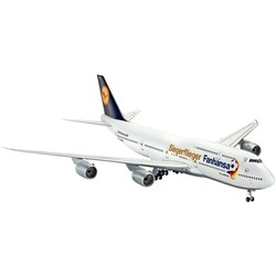 Сборная модель Revell Boeing 747-8 Lufthansa Fanhansa Siegerflieger (1:144)