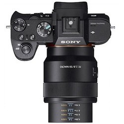 Объектив Sony FE 50mm F2.8 Macro