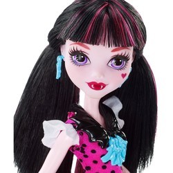 Кукла Monster High First Day of School Draculaura DNW98