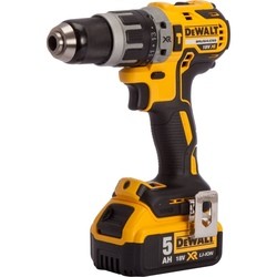 Дрель/шуруповерт DeWALT DCD796P2