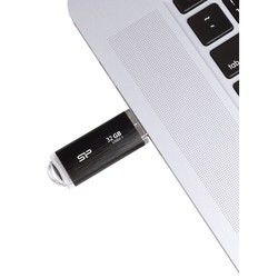 USB Flash (флешка) Silicon Power Blaze B02