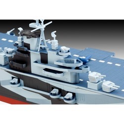 Сборная модель Revell U.S.S. Intrepid (CV-11) 1944 (1:720)