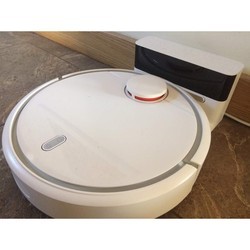 Пылесос Xiaomi Mi Robot Vacuum Cleaner