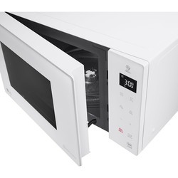 Микроволновая печь LG NeoChef MS-2595GIH (белый)
